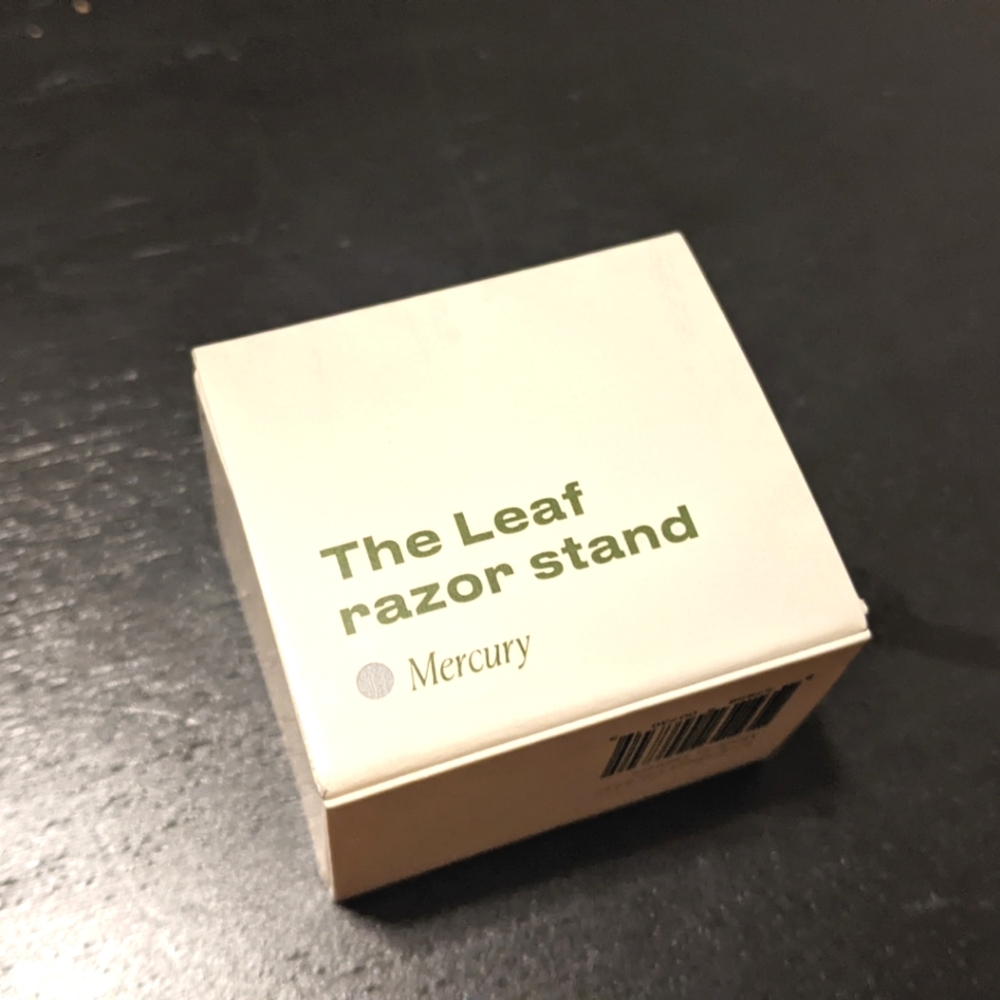 Leaf razor stand in mercury